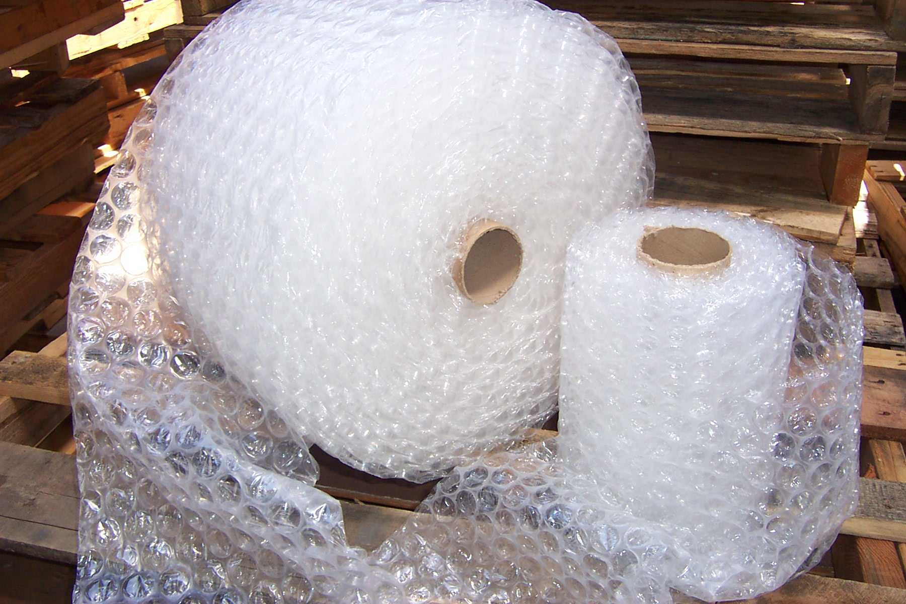 Which is Better: Foam Sheets or Bubble Wrap?
